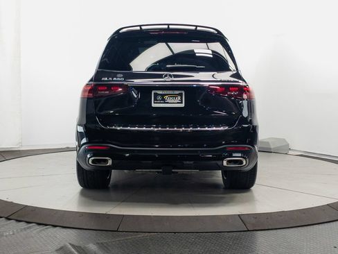 Used 2026 Mercedes-Benz GLS 580 4MATIC image 33