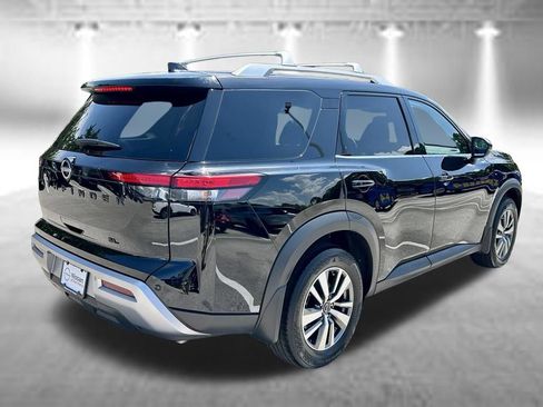 Certified 2022 Nissan Pathfinder SL w/ SL Black Package FWD image 6