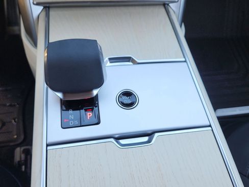 Certified 2024 Land Rover Range Rover Long Wheelbase Autobiography image 17