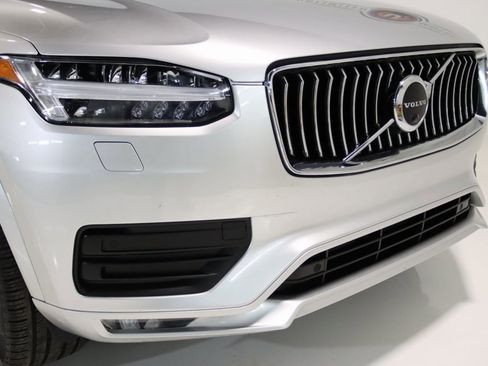 Used 2022 Volvo XC90 T6 Momentum w/ Advanced Package image 21