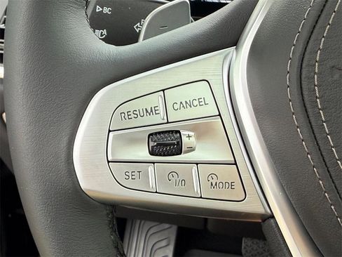 New 2025 BMW X7 xDrive40i w/ Premium Package image 13