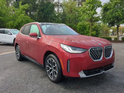 Used 2025 BMW X3 xDrive30i w/ Premium Package image 3