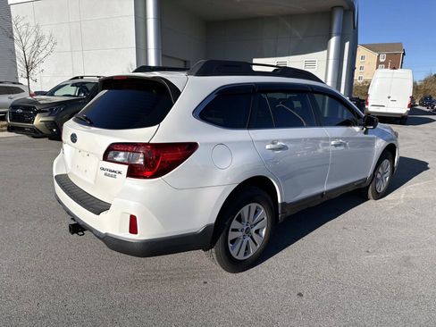 Used 2017 Subaru Outback 2.5i image 4