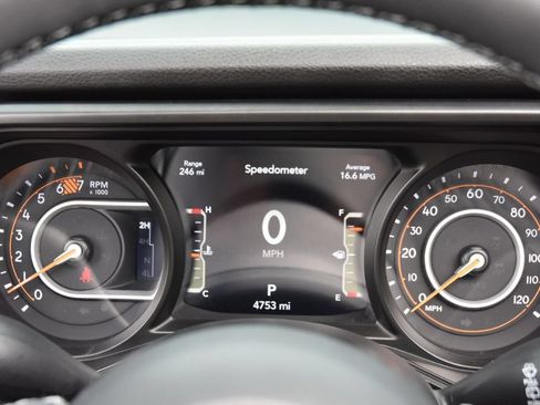Used 2025 Jeep Wrangler Unlimited Sport AWD/4WD image 15
