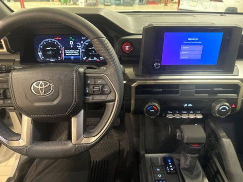 Certified 2025 Toyota Tacoma TRD Off-Road AWD/4WD image 48