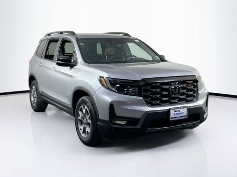 Used 2022 Honda Passport TrailSport image 3