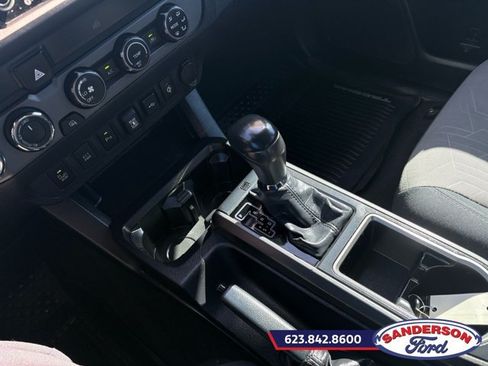 Used 2020 Toyota Tacoma TRD Off-Road w/ Technology Package AWD/4WD image 17