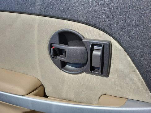 Used 2009 Chevrolet Equinox LS FWD image 24