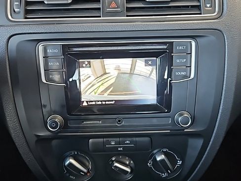 Used 2017 Volkswagen Jetta S image 30