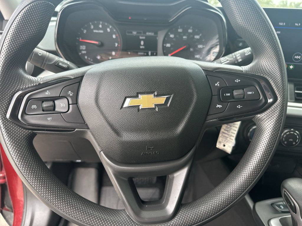 Used 2024 Chevrolet Trax LS w/ Driver Confidence Package FWD image 16