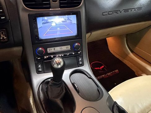 Used 2007 Chevrolet Corvette Coupe w/ Preferred Equipment Group RWD image 11