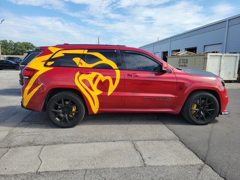 Used 2018 Jeep Grand Cherokee Trackhawk AWD/4WD image 7