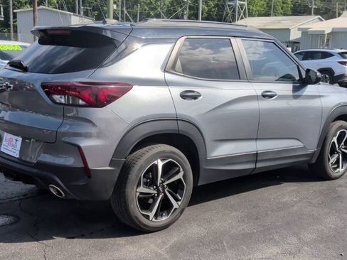 Used 2021 Chevrolet TrailBlazer RS w/ Technology Package FWD image 8