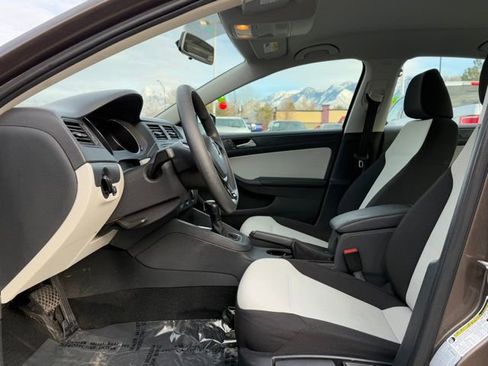 Used 2015 Volkswagen Jetta S image 8