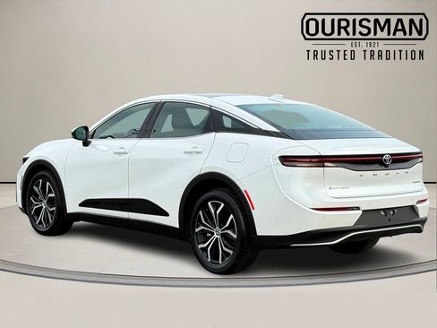 Used 2024 Toyota Crown Limited image 4