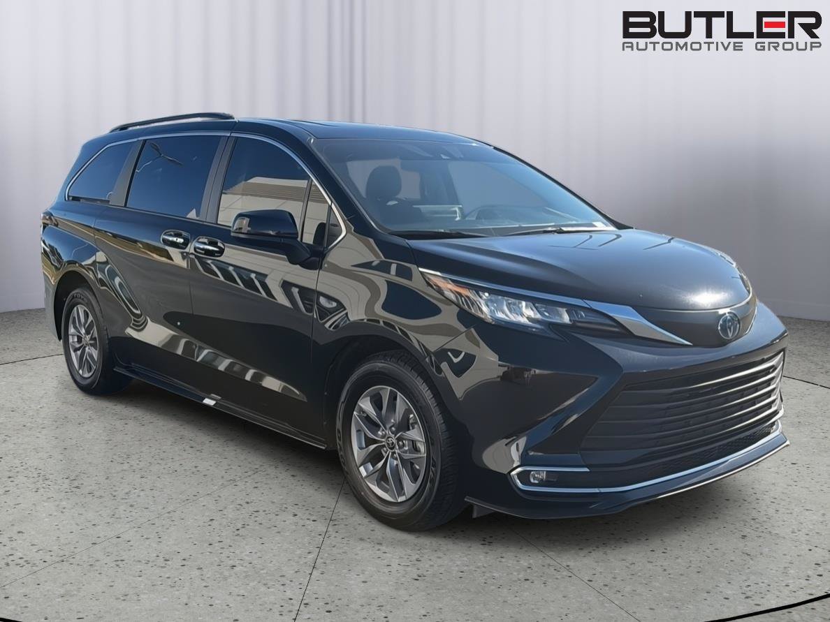 Used 2023 Toyota Sienna XLE FWD image 8
