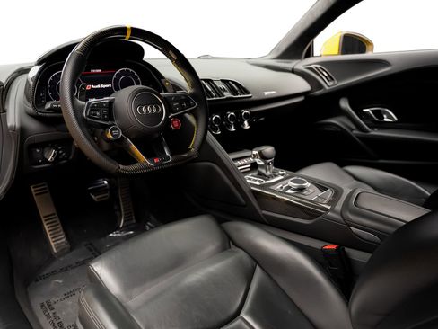 Used 2021 Audi R8 V10 w/ Premium Package image 36