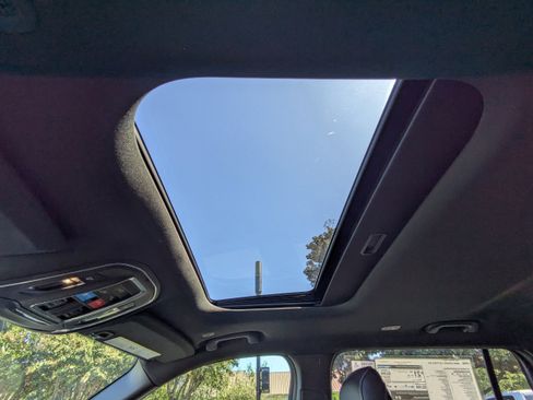 New 2025 Jeep Grand Cherokee L Altitude image 22