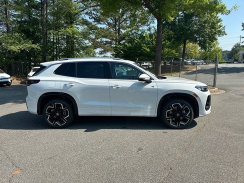 New 2026 Volkswagen Tiguan SEL R-Line AWD/4WD image 4