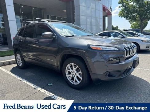 Used 2016 Jeep Cherokee Latitude w/ Safety/Convenience Group AWD/4WD image 2