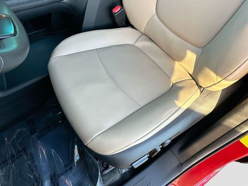 Used 2024 Toyota Sienna XLE image 18