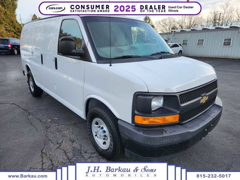Used 2017 Chevrolet Express 2500 RWD image 1