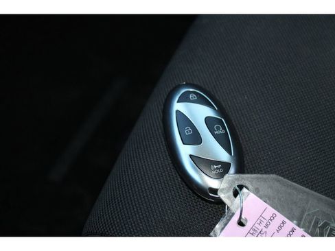 Used 2025 Hyundai Santa Fe SE image 32