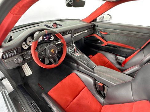 Used 2018 Porsche 911 GT2 RS RWD image 23