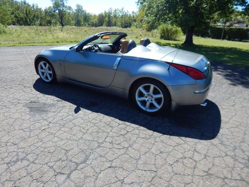 Used 2004 Nissan 350Z Touring image 4