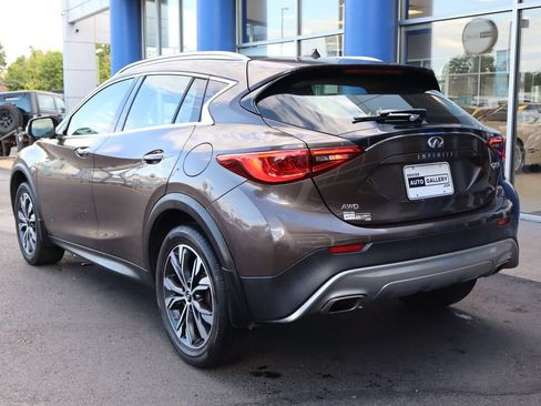 Used 2019 INFINITI QX30 AWD w/ Navigation Package image 3
