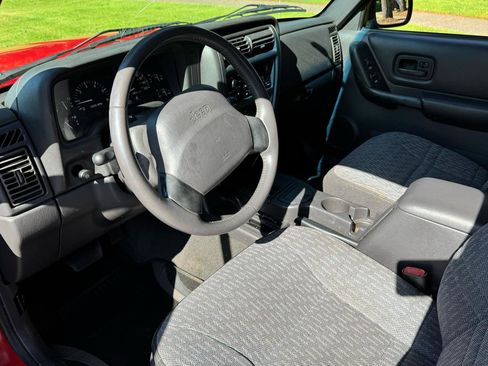 Used 2000 Jeep Cherokee Sport AWD/4WD image 25