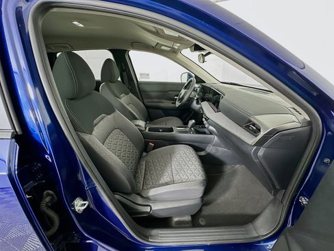 Used 2025 Nissan Kicks SV image 29