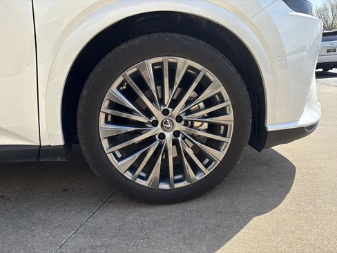 Used 2024 Lexus RX 450h AWD w/ Convenience Package image 13