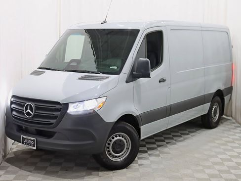 Used 2025 Mercedes-Benz Sprinter 2500 image 5