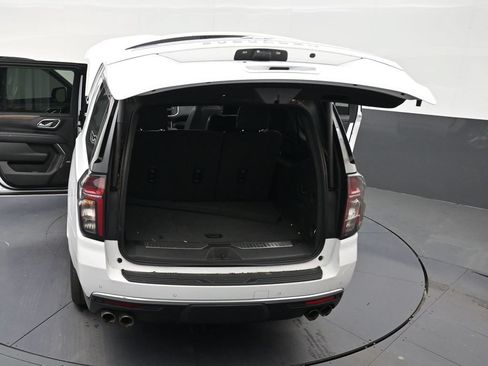 Used 2022 Chevrolet Suburban High Country RWD image 31
