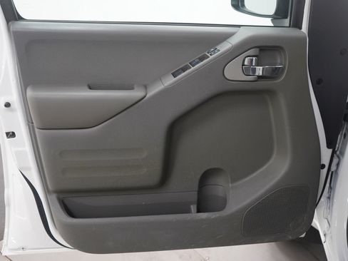 Used 2019 Nissan Frontier SV image 22