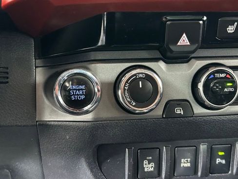 Used 2016 Toyota Tacoma TRD Off-Road w/ Premium & Technology Package AWD/4WD image 27