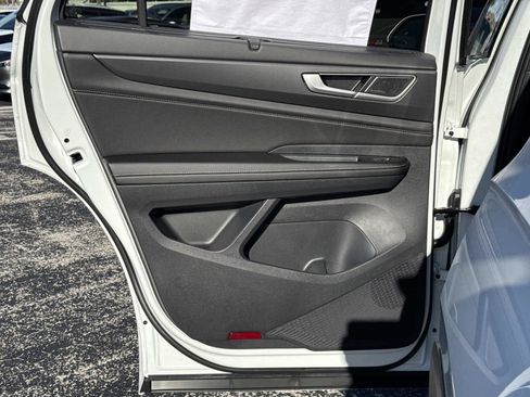 New 2026 Volkswagen Atlas Cross Sport SEL Premium R-Line image 13