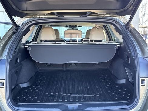 Used 2025 Subaru Outback Limited image 10