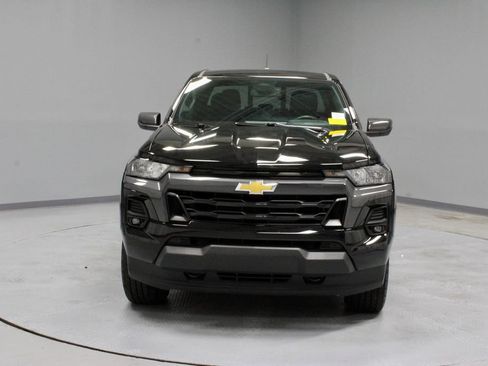 Used 2023 Chevrolet Colorado LT w/ LT Convenience Package II AWD/4WD image 4
