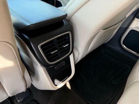 Used 2019 Lincoln Nautilus Reserve FWD image 13
