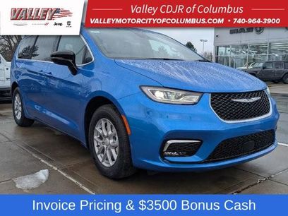 New 2026 Chrysler Pacifica Select