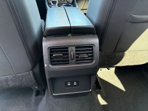 Used 2025 Nissan Rogue SV image 24