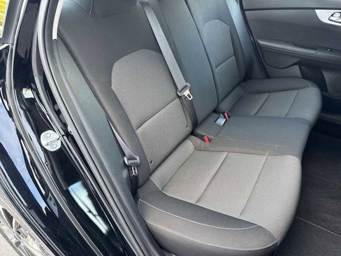 Used 2023 Kia Forte LXS w/ LXS Technology Package image 18