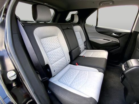 Used 2019 Chevrolet Equinox LS w/ LS Convenience Package FWD image 19