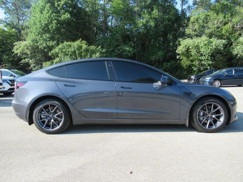 Used 2023 Tesla Model 3 Standard Range RWD image 2