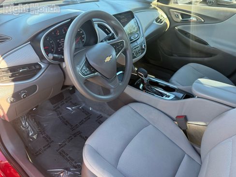 Used 2024 Chevrolet Malibu LT image 11