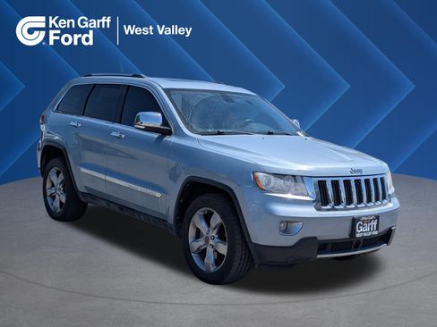 Used 2013 Jeep Grand Cherokee Limited w/ Advance Technology Group AWD/4WD image 1