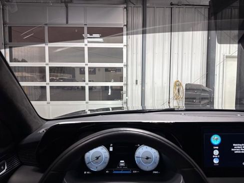 Used 2025 Hyundai Palisade Calligraphy image 10