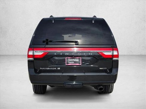 Used 2015 Lincoln Navigator L 4WD image 7